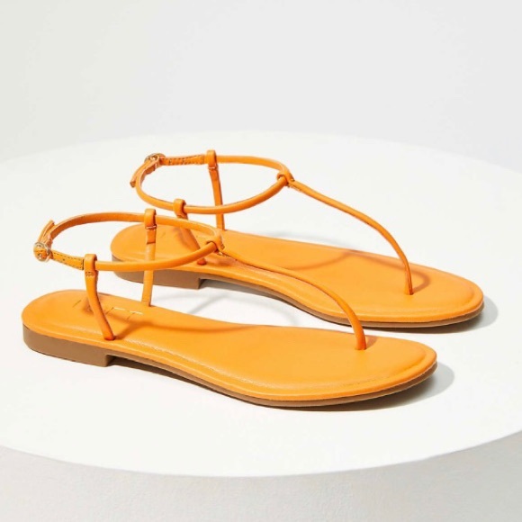 LOFT Shoes - LOFT Modern Thong Sandals - Size 8